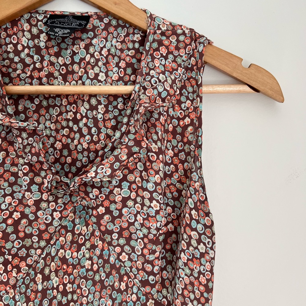 Vintage waist hugging silhouette dress
